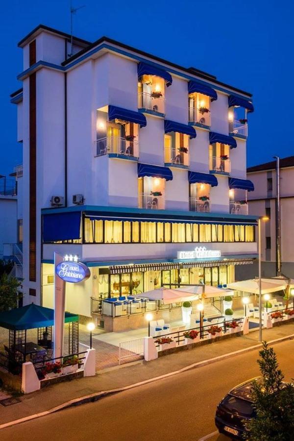 Hotel Gabbiano Cervia Buitenkant foto